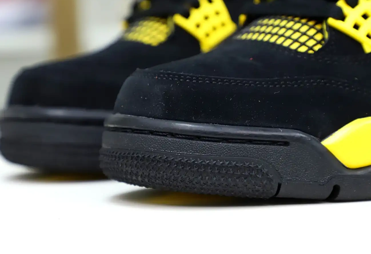  2023 Jordan4 Jordan Air thunder 0702